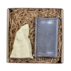 Grattugia e pezzo di grana in cioccolato, 160g