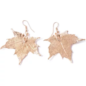 Boucles d'oreilles avec de véritables feuilles d'érable du Canada recouvertes de métaux précieux