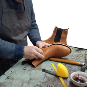 Corso: come nasce una calzatura fatta a mano