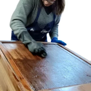 Corso le tecniche di restauro del legno