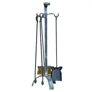 Geschmiedetes Kaminservice mit geschmiedeter Zigarre 