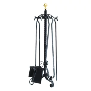Servizio da camino in ferro battuto con pomo e scopina in ottone, h70cm