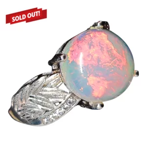 Bague en argent avec opale d'Éthiopie