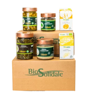 Apéritifs et apéritifs bio, emballage contenant des fèves à l'huile EVO, 320g; chicorée à l'huile EVO, 300g; crème de chou-fleur, 190g; pâté de brocoli, 190g; confiture de raisin, 22