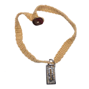 Halskette Gemme Serie mit Mosaik aus Goldsteinen und Naturmaterialien, C11