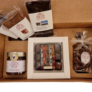 Coffret dégustation "Méditation" : pralines, 100g, truffes, 130g, pâte à tartiner à la grappa, 250g, barre Equador, 85g, tablette de chocolat blanc, 100g