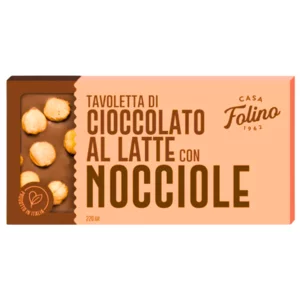 Milchschokoladentafel mit ganzen Haselnüssen